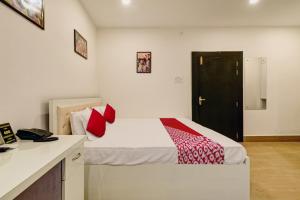 Super Hotel O Axom Inn
