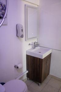 Depto equipado y cocina x mitras cerca a imss 25 y metro