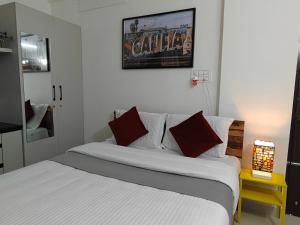 3 Home Tales (Brookefield)