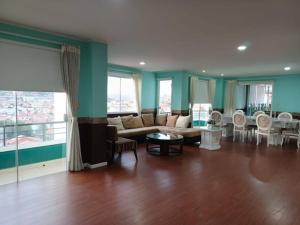 Centrico, lujoso y amplio dpto