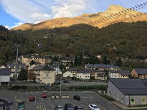 T2 avec ascenseur, parking privé et cabine lits superposés - FR-1-812-25