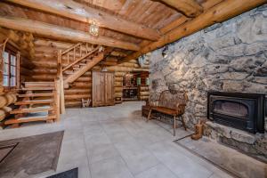 Timber Shores Rustic Waterfront Log Cabin