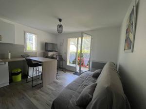 Appartement rénové avec terrasse et parking à Cauterets - FR-1-812-71