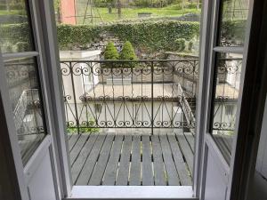 Appartement à Cauterets, proche télécabines, 4 pers, balcon vue montagne - FR-1-812-76