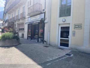 Appartement cosy à Cauterets avec terrasse et local à ski - FR-1-812-84