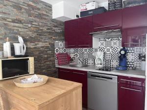 Appartement avec terrasse et parking, 2 chambres, au cœur des montagnes - FR-1-812-90