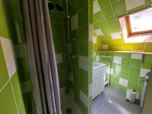 Maison spacieuse à Cauterets : 4 chambres, garage, sans animaux - FR-1-812-102