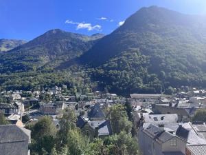Charmant appart 6 pers, 2 ch, à Cauterets avec parking - FR-1-812-104