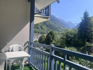 Charmant appartement avec terrasse et parking privé à Cauterets - FR-1-812-110
