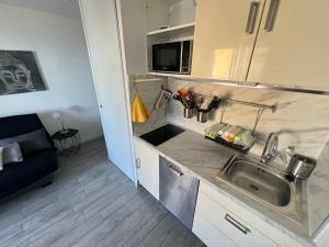 Valras-Plage: Appartement rénové 1 chambre, clim, WiFi, parking, à 50m de la plage - FR-1-781-59