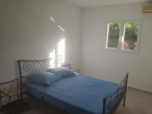 Ti kabann face au coteau - سانت-كلود