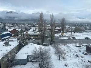 Mountain Views in Downtown - Parson