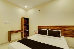 Hotel O by OYO R SQUARE HOMES