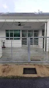 Indah Gemilang Homestay - Kampong Labohan Dagang