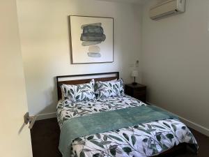 St Kilda Sanctuary in the Tranquil Surrounds of the Botanical Gardens