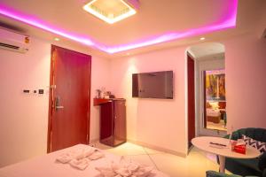 J60 Suites, Ashok Vihar - Near Netaji Subhash Place