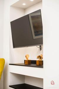 Ellis apartment B