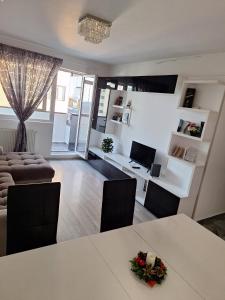 Luxury Daniel Apartament Residence Militari