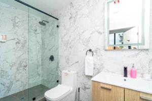 Cozy Miami 2BR Oasis Near Brickell, Calle Ocho & Marlins Stadium