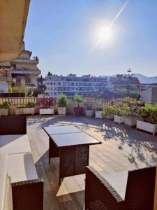 Romantic 1BR Escape with Sun-Rooftop Terrace