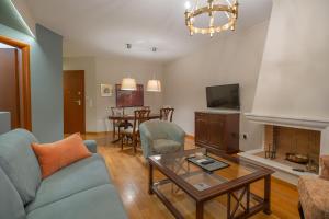 Acropolis Lux & Easy