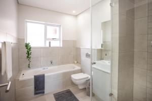 Apartment 72 - 1 On York