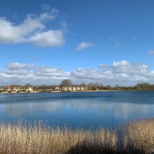 Merlin House at Lower Mill Estate A gorgeous home with lake access, air conditioning and luxury spa access