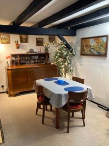 Ferienhaus mit Sauna, Wintergarten und Terrasse im schönen Hochtaunus