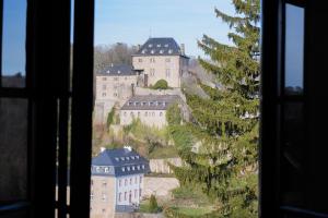 Greenhouse Living "Haus Blankenheim" - Burgblick I Urlaub mit Hund - 30 Minuten zum Phantasialand & Nürburgring