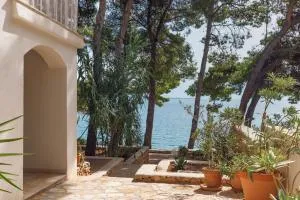 LUMA HVAR Premium Beachfront Villa 1st Row to Sea - Ivan Dolac