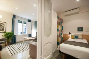 Charm and Privacy in Gothic Quarter - Central Apt By MyRentalHost