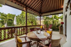 4 BR Brown Horses Private Pool Villa CYN