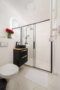 Pulawska Residence Mokotów 2-bedroom & living room, balcony & free parking on site