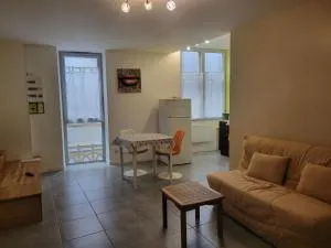 T2 45m2 au coeur du centre médiéval - Donzère