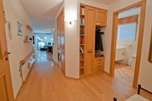 Apartment Lora, La Villa Emeline