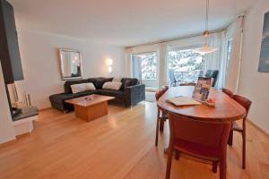 Apartment Lora, La Villa Emeline