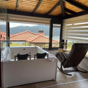 Вила Сънсет 1