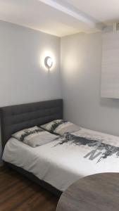 Appartements Charmant Studio au coeur historique de Frejus : photos des chambres