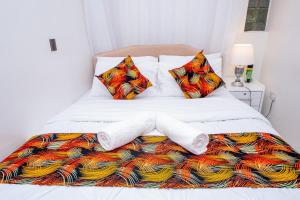 Arabella Bloom - Chic 1-Bedroom Apartment near Waterfront Mall Karen