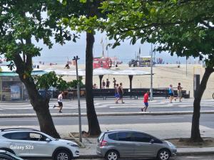 Leme de frente para o mar na Quadra Gourmet da Atlântica