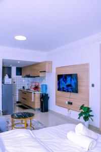 Sunset Stays near UN & Village Market