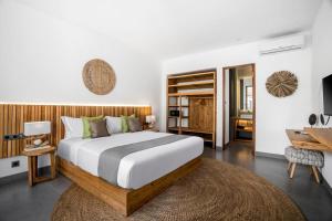 Nayanika 5 BR Private Pool Villa with Ricefield view CYN