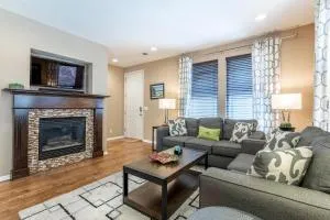 Spacious Family Friendly Townhome in Central Park - Sandown