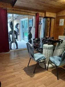 Villa spacieuse, accès cour - Dour