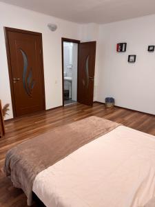 Madalinas House