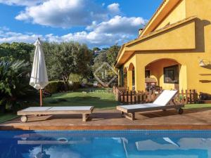Beautiful house with sea view near Barcelona