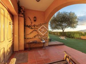 Beautiful house with sea view near Barcelona