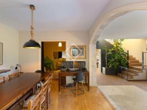 Beautiful house with sea view near Barcelona