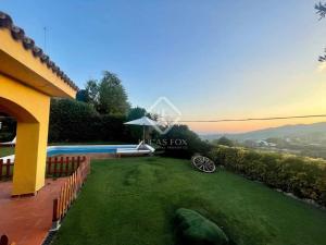 Beautiful house with sea view near Barcelona
