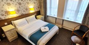 Double Room room in Russell Hotel